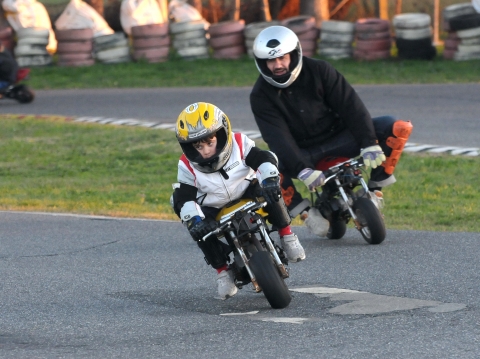 davide-e-papc3a0-andreain-minimoto-dic-2011